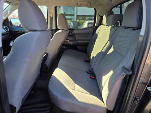 Used 2017 Toyota Tacoma SR5 image 15