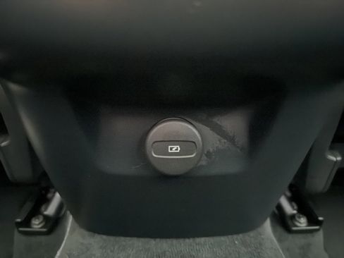 Used 2023 Volvo XC60 B5 Ultimate image 55