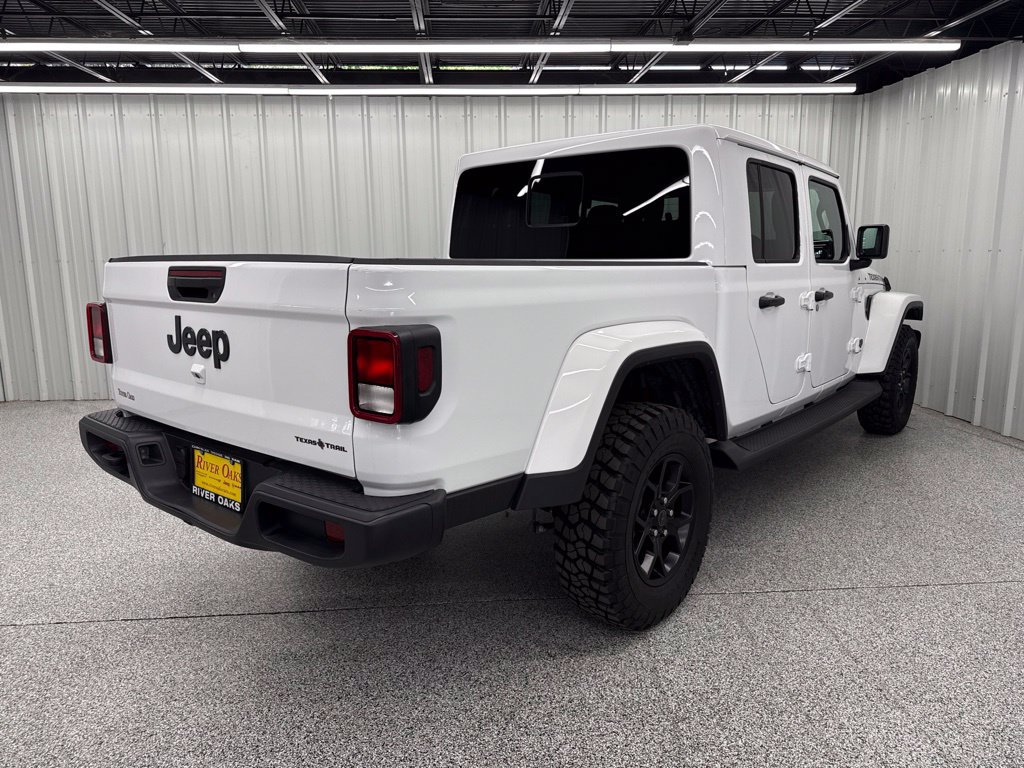 Used 2025 Jeep Gladiator Sport AWD/4WD image 6