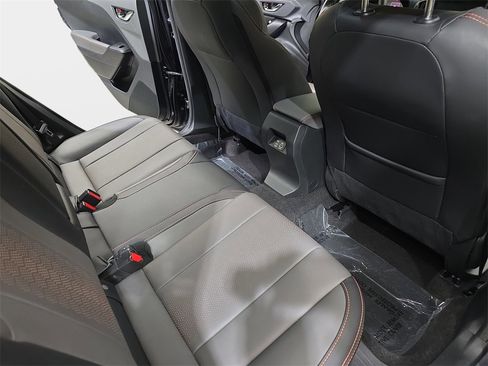 Used 2025 Subaru Crosstrek 2.5i Limited w/ Crosstrek Mirror Package image 13