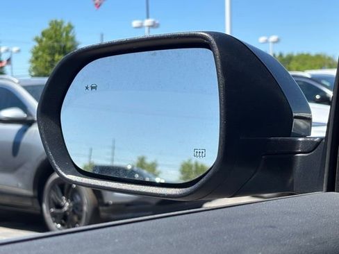 Used 2024 GMC Acadia Elevation FWD image 31