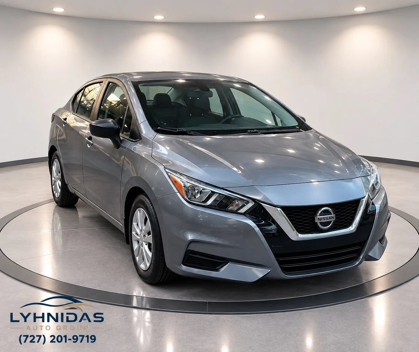 Used 2022 Nissan Versa S FWD image 2