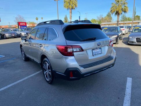 Used 2018 Subaru Outback 2.5i Limited image 5