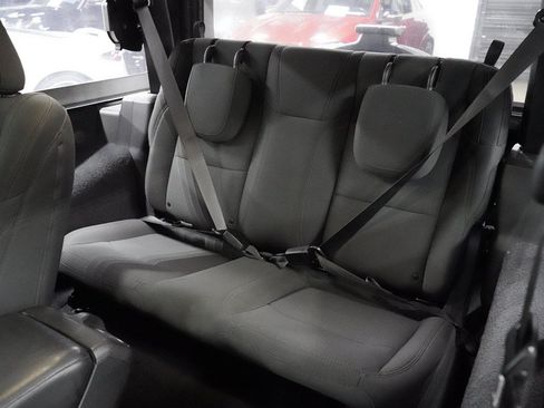 Used 2020 Jeep Wrangler Sport AWD/4WD image 13