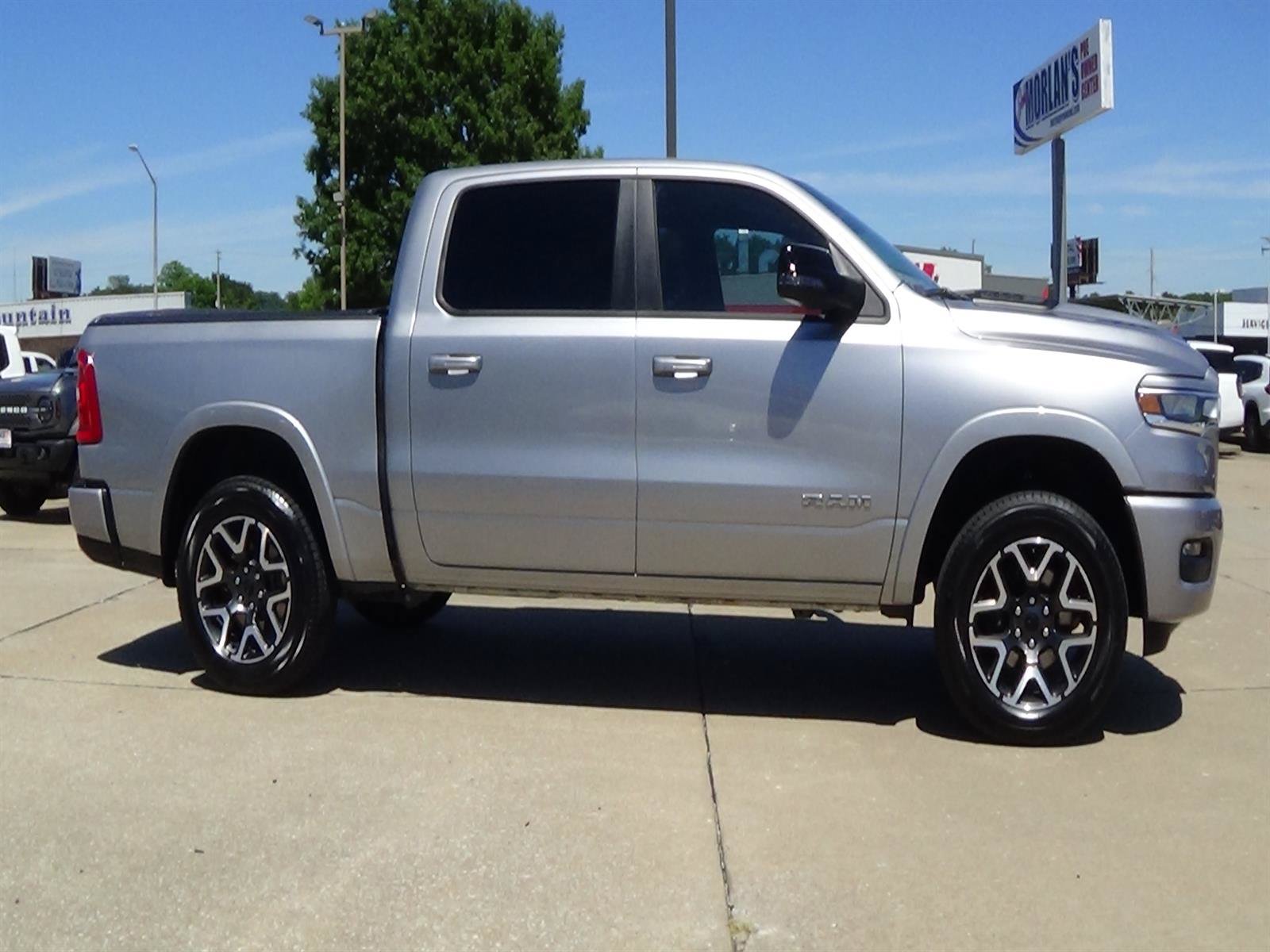 Used 2025 RAM 1500 Laramie w/ Sport Appearance Package AWD/4WD image 5