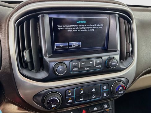 Used 2017 GMC Canyon SLT w/ Driver Alert Package AWD/4WD image 19