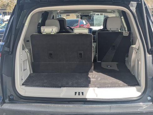 Used 2021 Lincoln Navigator Black Label w/ Cargo Convenience Package AWD/4WD image 12