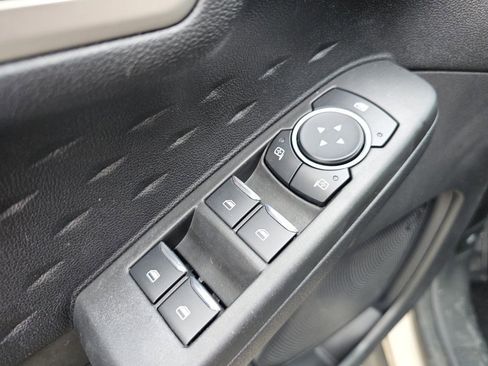 Used 2020 Ford Escape SE image 29