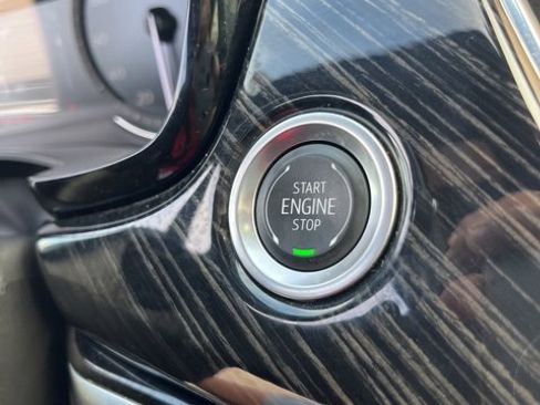 Used 2025 Cadillac XT6 Premium Luxury image 23