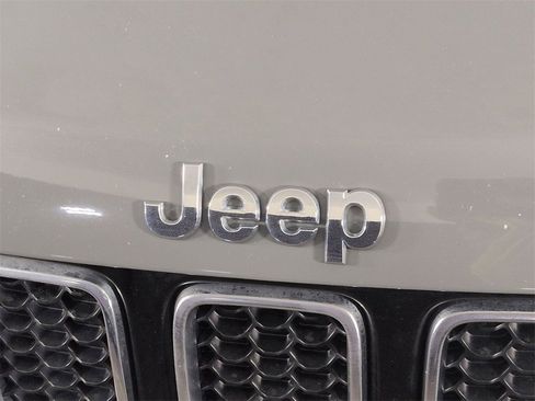 Used 2020 Jeep Compass Limited image 9