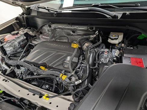 New 2026 Chevrolet Trax RS w/ Sunroof Package FWD image 25