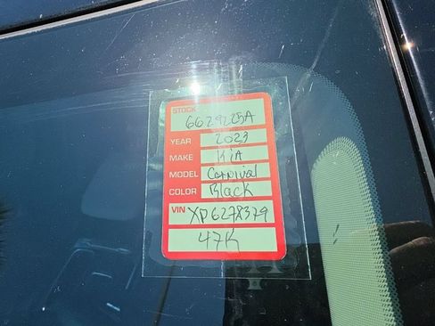 Certified 2023 Kia Carnival SX FWD image 8