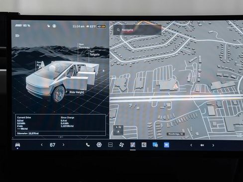 Used 2024 Tesla Cybertruck AWD Crew Cab image 30