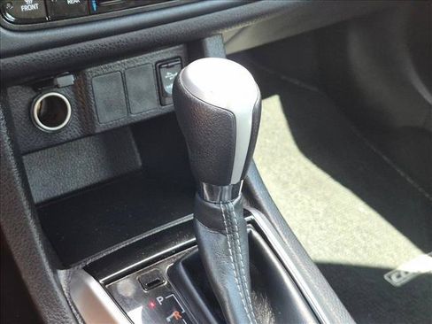 Certified 2018 Toyota Corolla LE FWD image 8