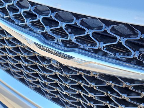 New 2026 Chrysler Pacifica Pinnacle image 11