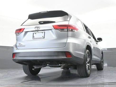 Used 2019 Toyota Highlander LE FWD image 57