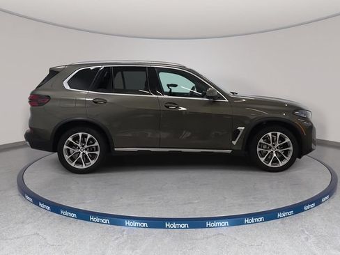 Used 2024 BMW X5 xDrive40i w/ Premium Package AWD/4WD image 4