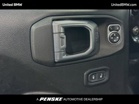 Used 2021 Jeep Wrangler Rubicon AWD/4WD image 3