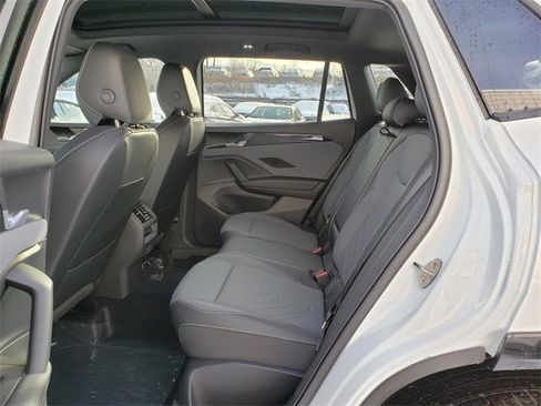 New 2026 Volkswagen Tiguan SE R-Line image 8