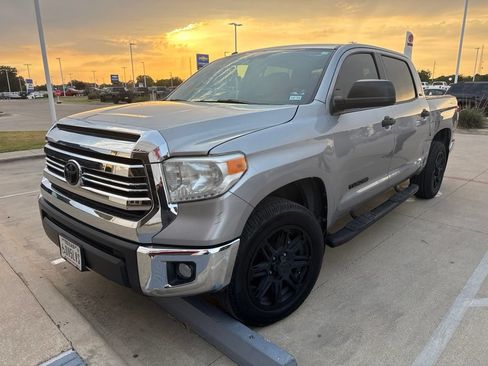 Used 2017 Toyota Tundra SR5 w/ SR5 Upgrade Package RWD image 6