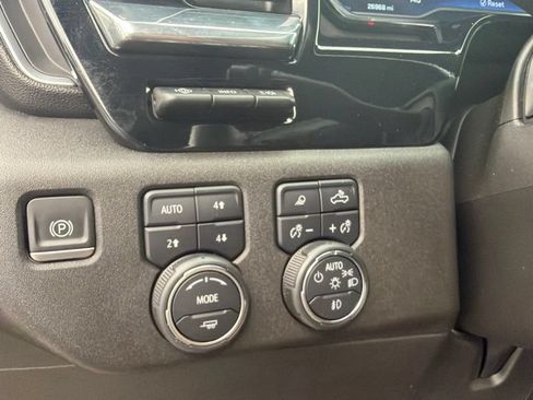 Used 2024 Chevrolet Silverado 2500 High Country w/ Technology Package AWD/4WD image 9