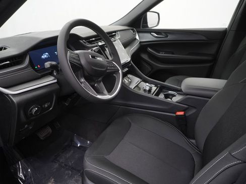 New 2026 Jeep Grand Cherokee Laredo AWD/4WD image 16