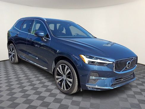 Used 2023 Volvo XC60 B5 Plus w/ Climate Package AWD/4WD image 2