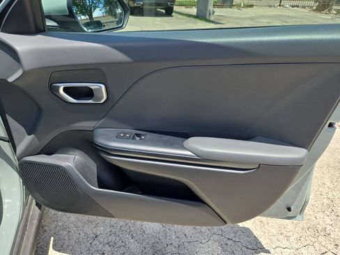 Used 2025 Kia K4 FWD image 32