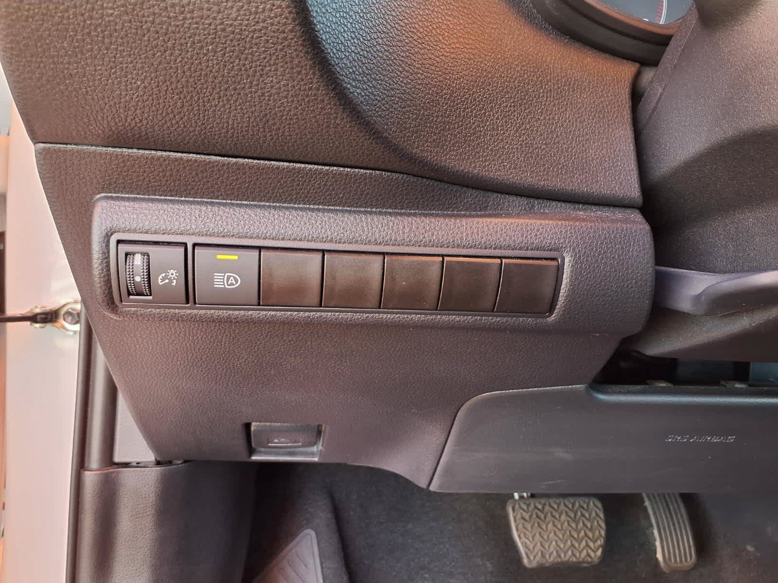 Certified 2025 Toyota Corolla SE w/ Convenience Package FWD image 17