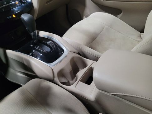 Used 2016 Nissan Rogue S AWD/4WD image 26