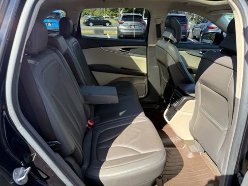 Used 2019 Lincoln Nautilus Select image 47