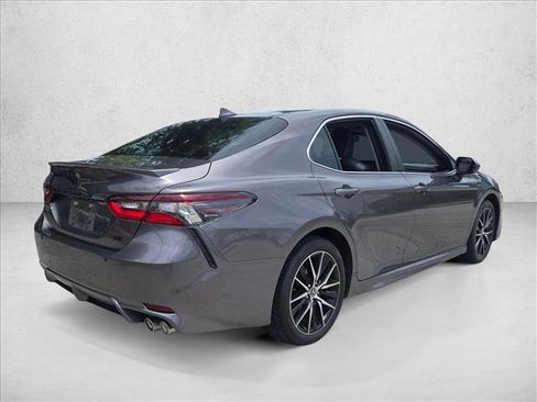 Used 2023 Toyota Camry SE FWD image 5