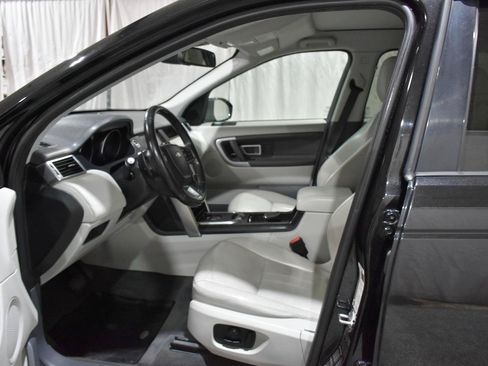 Used 2018 Land Rover Discovery Sport HSE AWD/4WD image 34