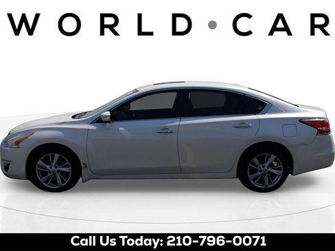 Used 2014 Nissan Altima 2.5 SV w/ Convenience Package image 4