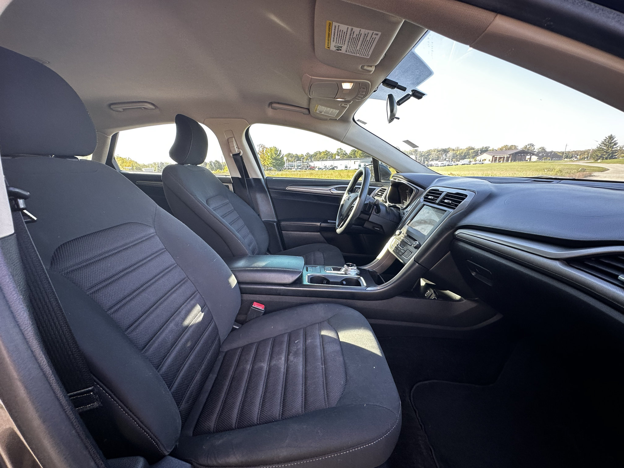 Used 2017 Ford Fusion SE w/ Fusion SE Technology Package FWD image 32