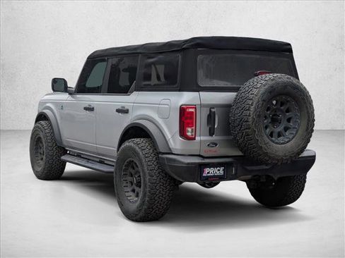 Used 2022 Ford Bronco Black Diamond image 7