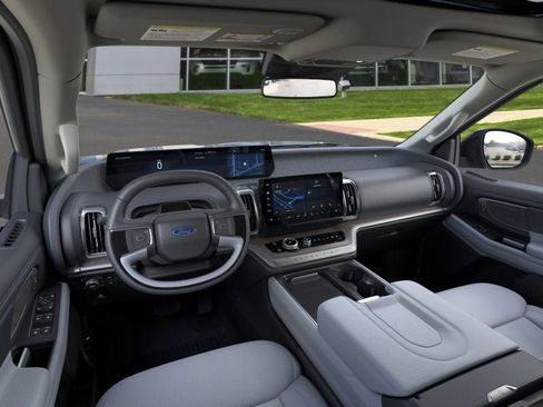 New 2025 Ford Expedition Platinum w/ Platinum Ultimate Package image 9