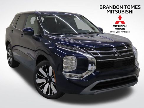 New 2025 Mitsubishi Outlander SE image 1