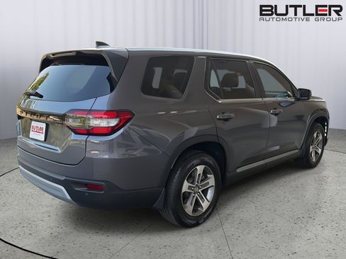 Used 2025 Honda Pilot EX-L image 6