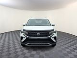 Certified 2024 Volkswagen Taos SE image 2
