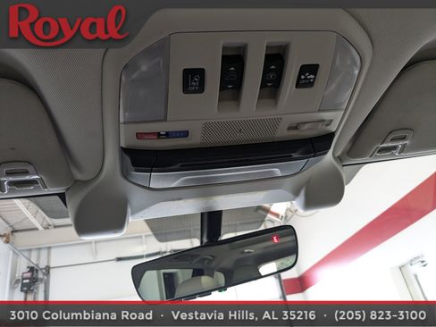 Used 2021 Subaru Ascent Limited w/ Technology Package image 26