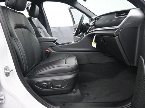 New 2025 Jeep Grand Cherokee Limited w/ Luxury Tech Group II AWD/4WD image 18
