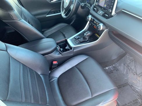 Used 2020 Toyota RAV4 Limited AWD/4WD image 20