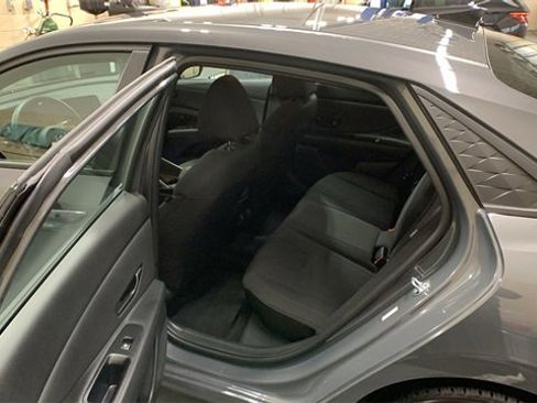 Certified 2025 Hyundai Elantra Sport image 15