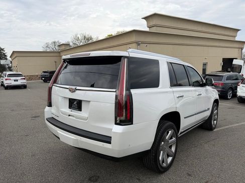 Used 2018 Cadillac Escalade Premium Luxury AWD/4WD image 7
