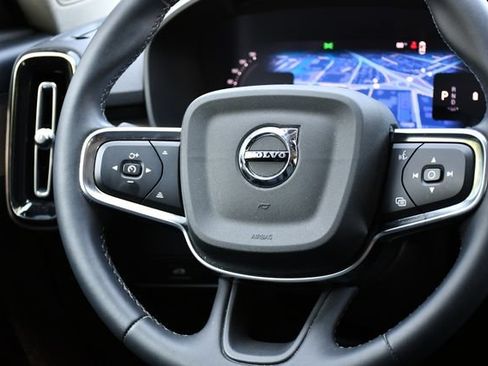 Certified 2024 Volvo XC40 B5 Core AWD/4WD image 21