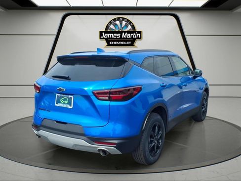 Certified 2025 Chevrolet Blazer LT w/ Midnight/Sport Edition AWD/4WD image 4