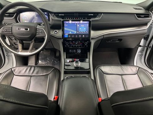 Used 2024 Jeep Grand Cherokee L Limited w/ Luxury Tech Group II image 46