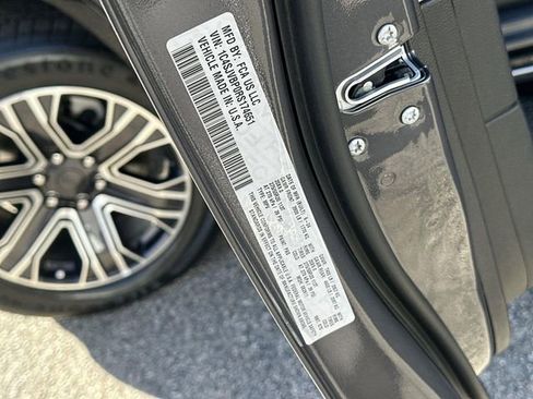 Used 2024 Jeep Wagoneer Series II image 34