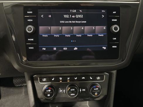 Used 2019 Volkswagen Tiguan SE image 21